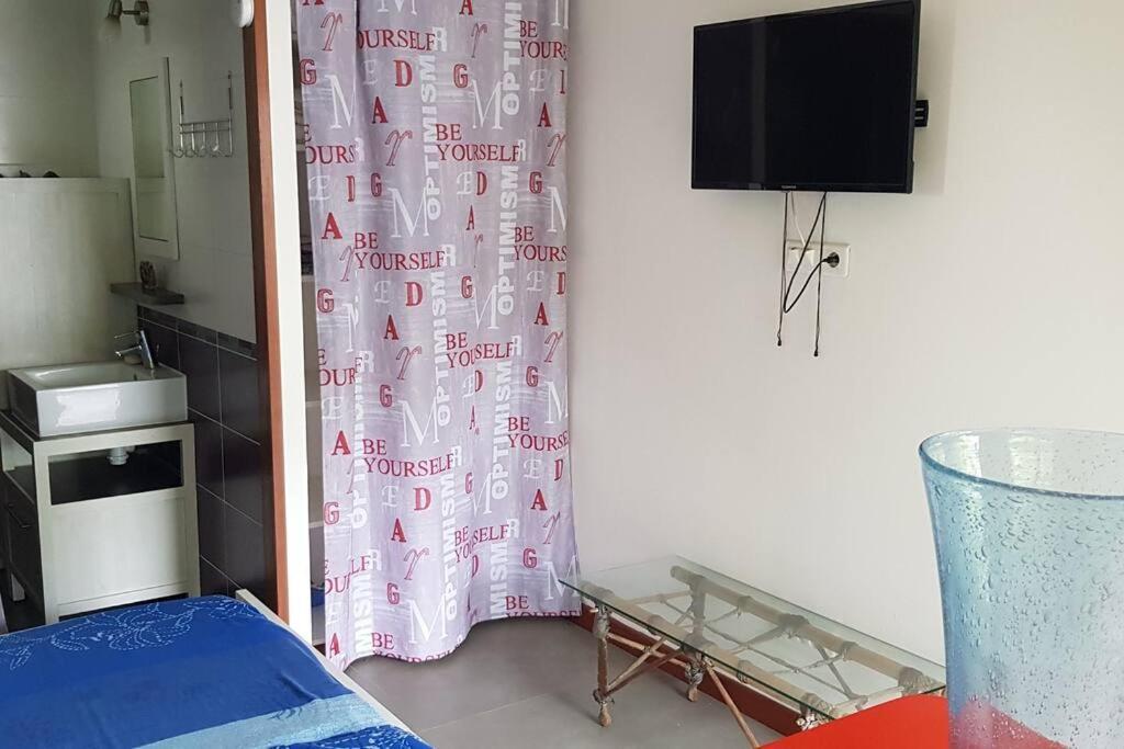 Studio Moderne Climatise Avec Jardin, Plage A Pied Le Diamant Exterior foto